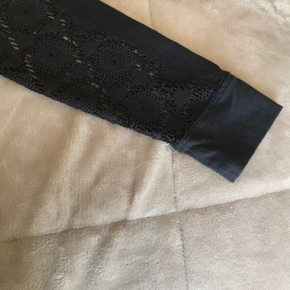 Hollister top - Picture 3 of 3